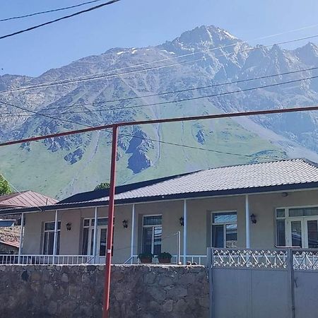 Guest House Lela Rezo Kazbegi Ngoại thất bức ảnh