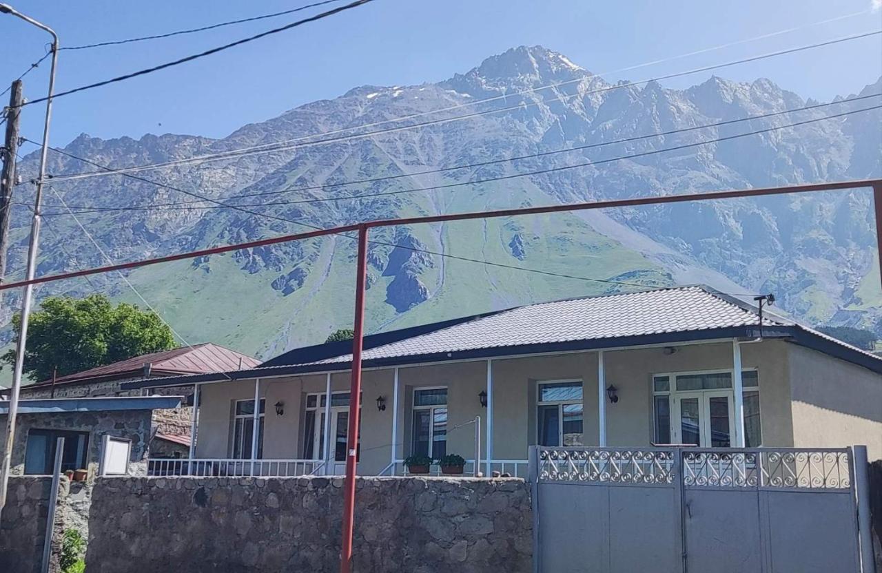 Guest House Lela Rezo Kazbegi Ngoại thất bức ảnh